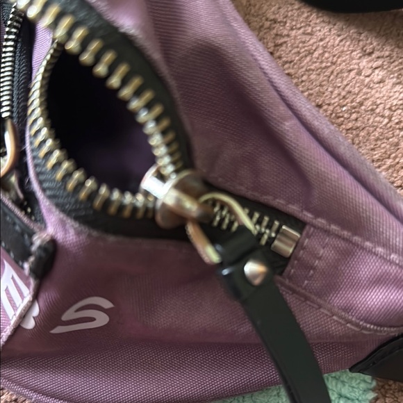 Authentic Marc Jacobs Purple Belt Bag - Picture 5 of 11